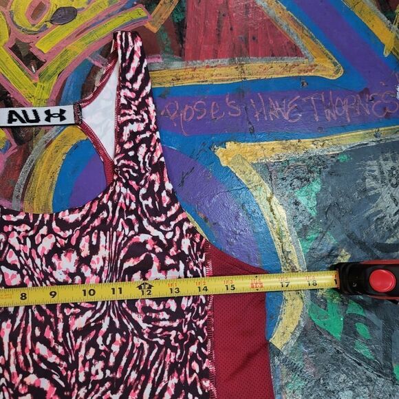 Under Armour pink animal print active tank top - racerback, mesh side panels, M - Picture 4 of 8